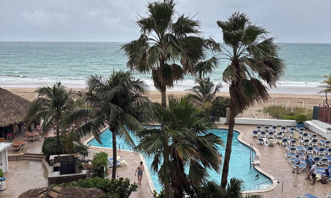 Galt Mile Apartment | 1. Direct ocean view with balcony. Wonderful and unique view.Beach Tiki bar