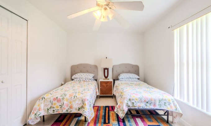 Plymouth House | 1 Flint and Kingscrest, LLC - Apopka