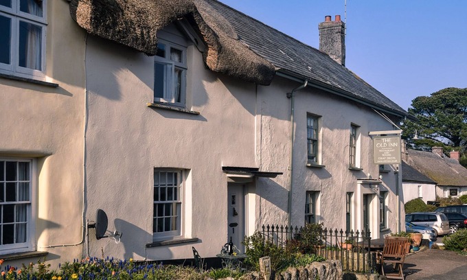 Drewsteignton Cottage | 1 HILLMORHAYES, pet friendly, with open fire in Drewsteignton