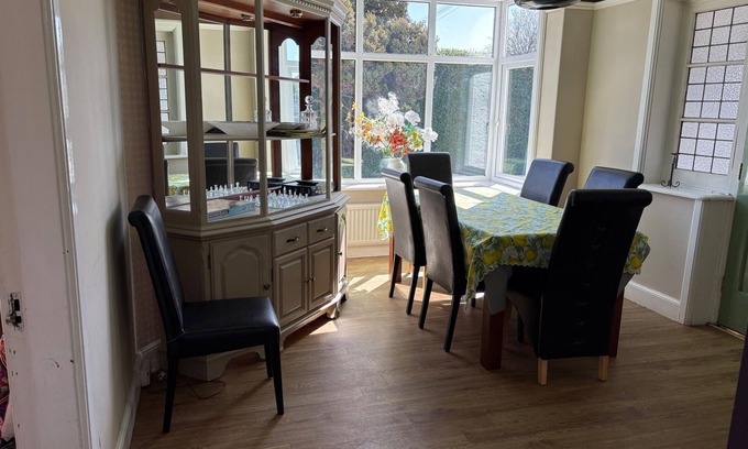 Skegness House | 10 Guests - 5 Bedrooms - Free Parking - Petok