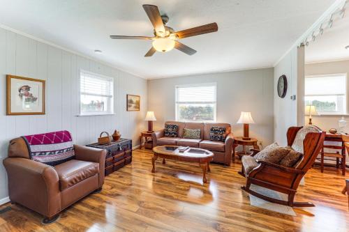 Piney Creek House | 10 Mi to New River State Park Rural Home with Views