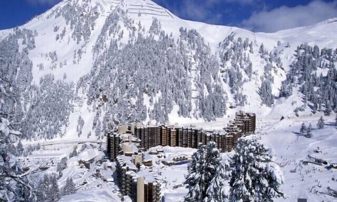 Macot-la-Plagne Apartment | 100m from resort center, 5th floor, balcony, tv, ski locker, 35m², La Plagne