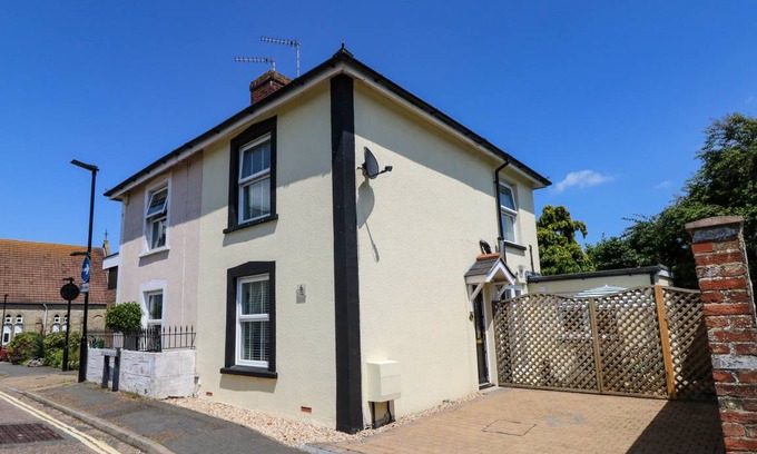 Shanklin Cottage | 105 m² Cottage ∙ 2 bedrooms ∙ 4 guests