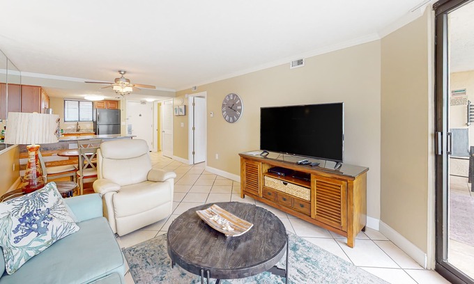 Destin Condo | 10th Floor Amazing Condo, Splash pad & multiple pools on-site, Near shops!
