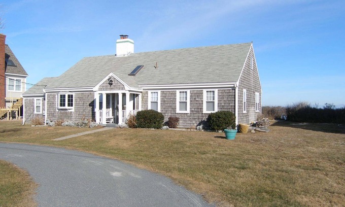 Sandwich Cottage | 11 Freeman Ave - SD357