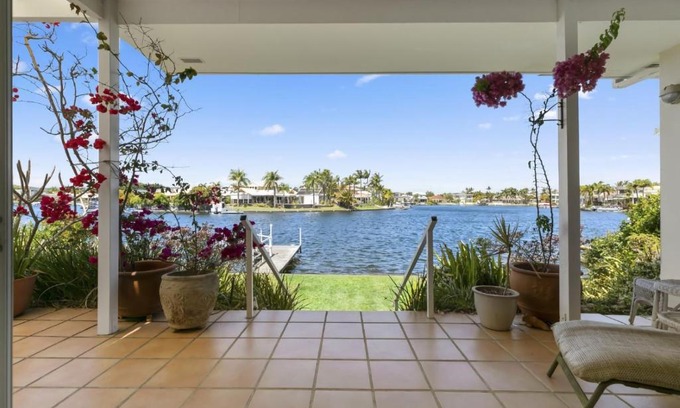 Noosaville House | 11 Seamount Quay Noosa Waters