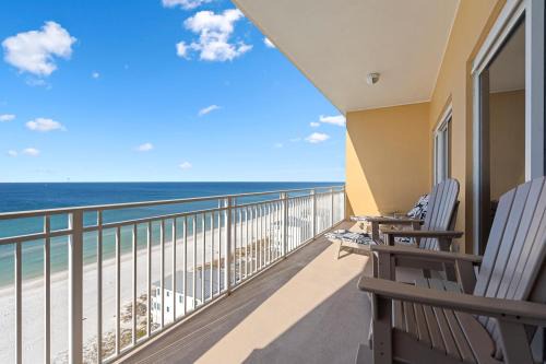 Thomas Drive Apartment | 1105 Sterling Beach