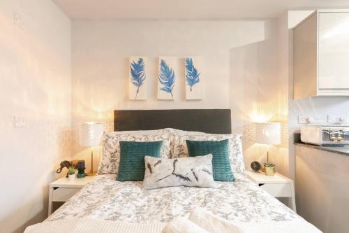 Reading House | 12 Helena Luxury Serviced Apartment