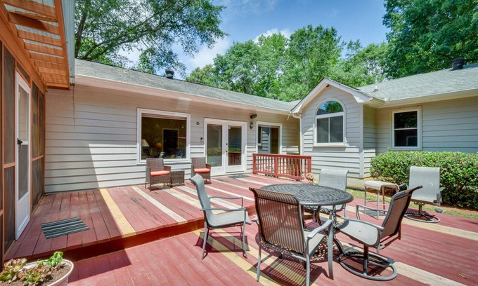 Watkinsville House | 12 Mi to UGA Campus: Spacious Group Getaway!