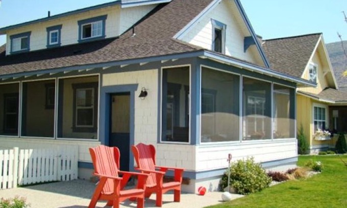 Oroville Cabin | 127 Malarkey Lane - Beach Front Riva