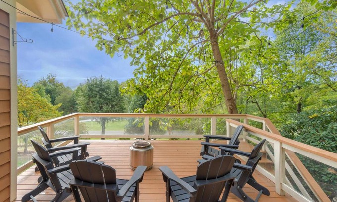 Nellysford House | 151Escape - 5-Star Group Fun! Game Room/Bar/Deck/4kTVs
