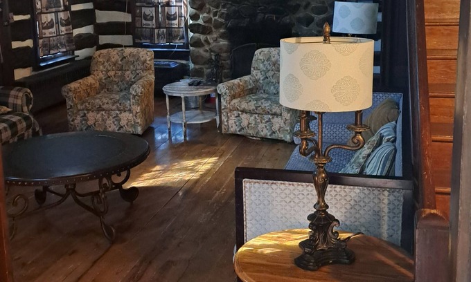 Gettysburg Cabin | 1798 historic log cabin and 3 acres in Gettysburg you can rent privately.