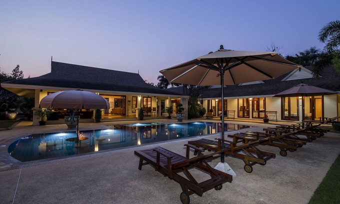 Hin Lek Fai Villa | 1900m2 private villa with big pool, perfect for families & fast WiFi. In Hua Hin