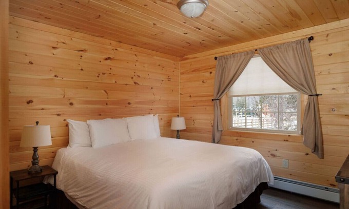 Bethlehem Ski Chalet | 1Bedroom Log Cabin Lodge