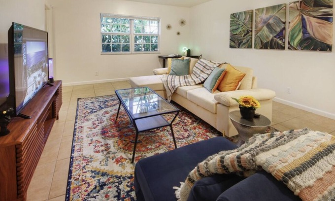 Harbor Beach Apartment | 1BR /1 BA Harbor Hideaway in the Heart of Ft Lauderdale ~10 minute walk to beach