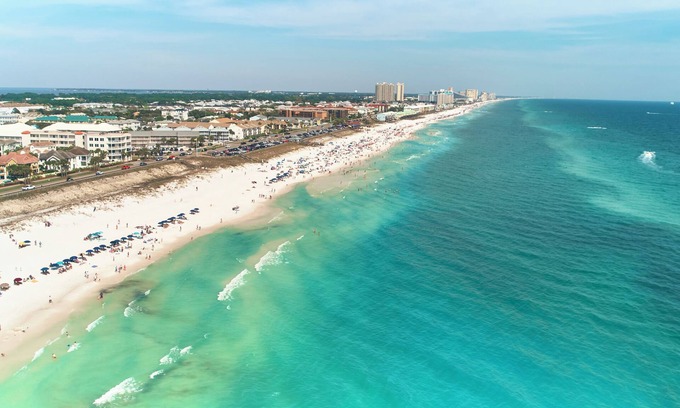 Miramar Beach Condo | 1br/1ba, A Minutes Walk From the Beach!