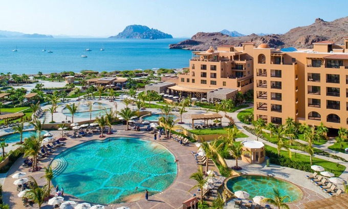 Loreto Villa | 2 Bd/ 3 Ba Luxury Villa at World Class Golf Course in Private Bay