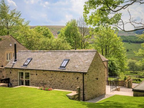 Beeley House | 2 Bed in Baslow SKN18