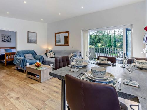 Camborne House | 2 Bed in Portreath 82635