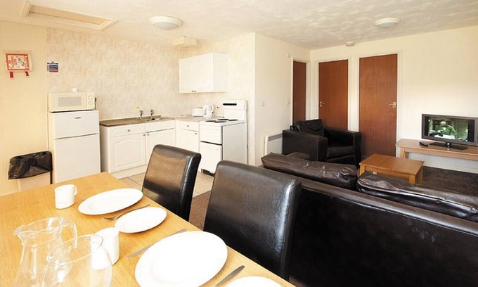 Burnham-on-Sea Ski Chalet | 2 bedroom accommodation in Burnham-on-Sea