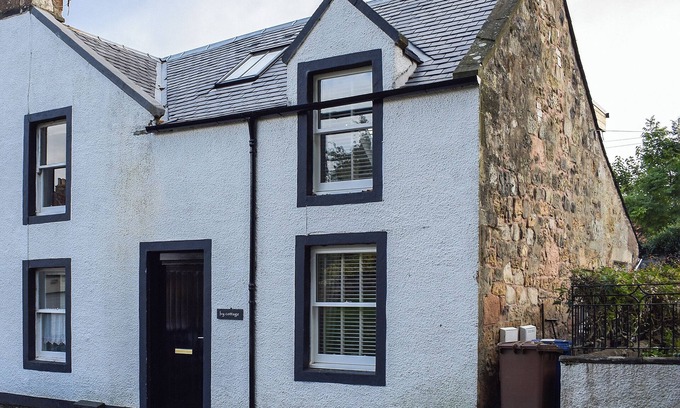 Falkland Cottage | 2 bedroom accommodation in Falkland, near Cupar