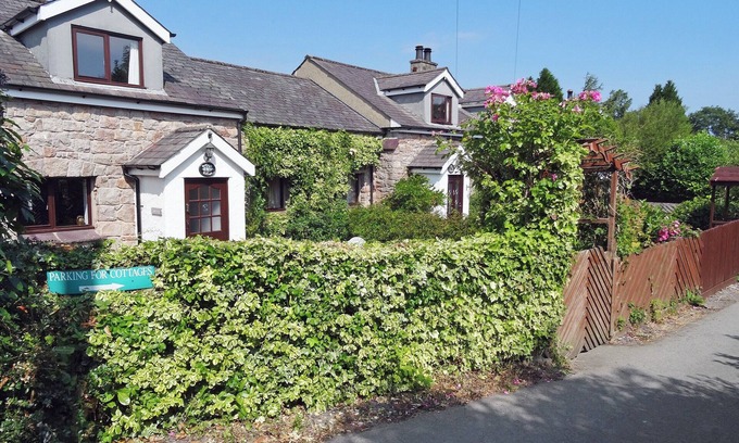 Conwy Cottage | 2 bedroom accommodation in Rowen, near Conwy