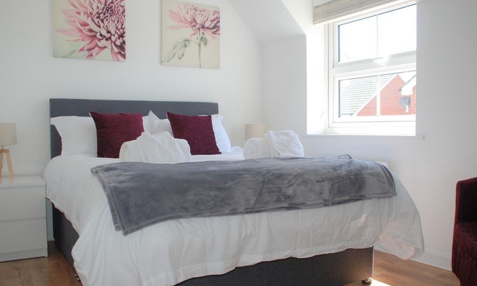 Hedge End Apartment | 2 Bedroom Apartment - Coach House