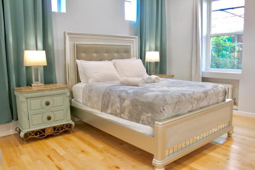 Queens Apartment | 2-Bedroom Apartment 15 Minutes From Manhattan in LIC Astoria Queens