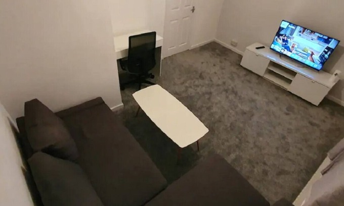 Weston by Wellend Apartment | 2 Bedroom Apartment near JLR, Coventry Airport and more