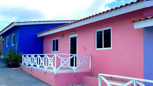 Julianadorp Apartment | 2 Bedroom Apartment #Pink
