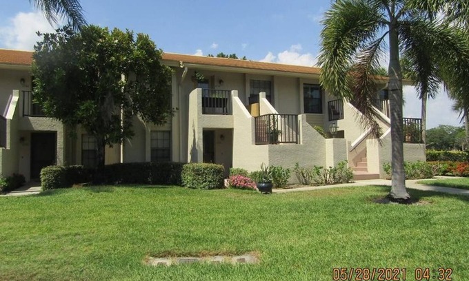 Braden River Condo | 2 Bedroom Condo 225711 by Houzlet