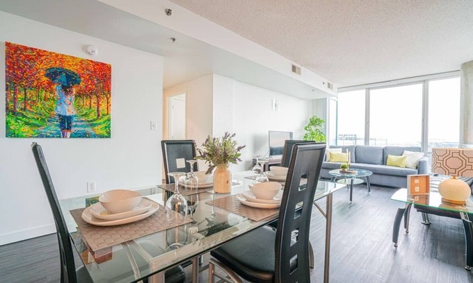 Downtown West Apartment | 2 Bedroom Fully Furnished Apartment in Baltimore Downtown