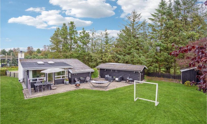 Hou House | 2 Bedroom Stunning Home In Hals