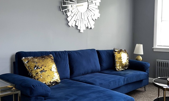 North Philadelphia Apartment | 2 bedroom with work space and high speed internet.