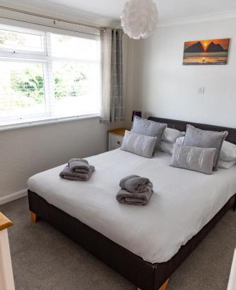 Newquay Apartment | 2 Chatsworth Riverscape Apartments - Peaceful apartment in great location with free parking overlooking the Gannel just a short walk from Newquays incredible beaches and local amenities