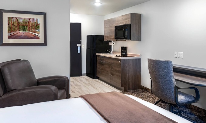 Dahlgren Hotel | 2 Clean Rooms with All the Essentials You Need Near Dahlgren Heritage Museum