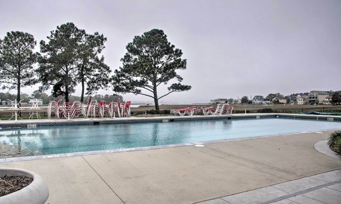 Ocean View Apartment | 2 Mi to Bethany Beach: Condo w/Deck & Pool Access