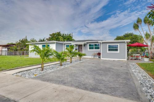 Miami Gardens Apartment | 2 Mi to Hard Rock Stadium Studio in Miami Gardens