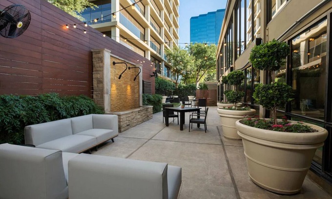 Northeast Dallas House | 2 Queen Beds Room in the Heart of Dallas, The Beeman Hotel, Live Music