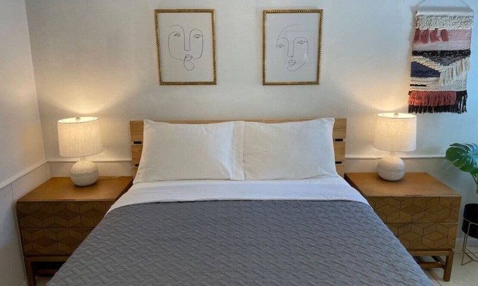Dunedin Apartment | 2 · Seaside Artisan Apartment 2
