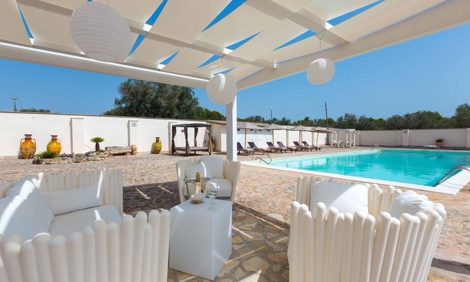 Oria Villa | 2076 Villa Artesole by BarbarHouse
