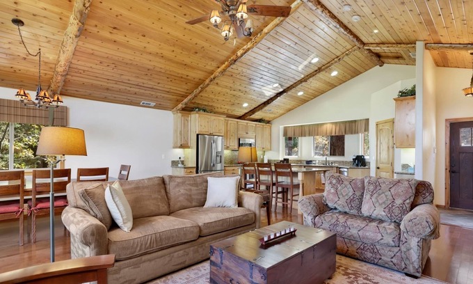 Upper Moonridge Ski Chalet | 2079-moonridge Manor 3 Bedroom Home by Redawning