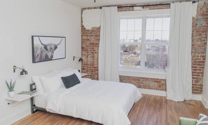 Brady Arts District House | 21 1/2 Boutique Hotel Unit 3-4