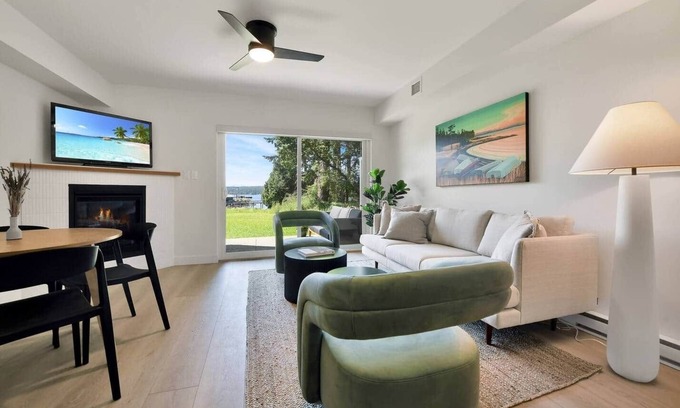 Hornby Island Apartment | #212 Eagle at Hornby Island Resort