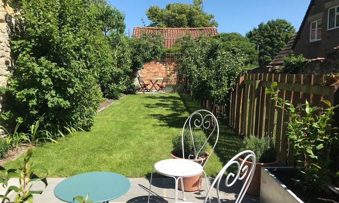 Pickering Cottage | 22 HALLGARTH, family friendly, character holiday cottage in Pickering