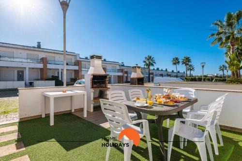Branqueira House | #226 Vila LII by Home Holidays
