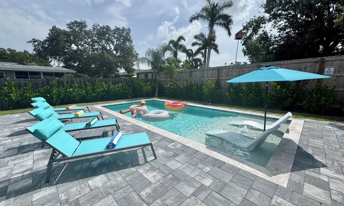 Ridge Wood Heights House | 25% off in Oct - SandyFeet - family-friendly, private heated pool, 5 mi to beach