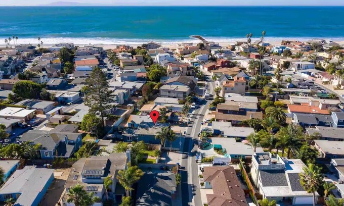 Pierpont Bay House | 25% Off Sept! Walk To Beach, Beautiful Ocean Views