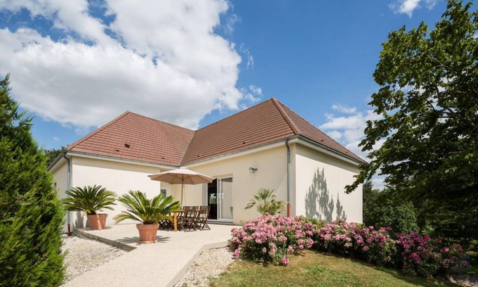 Baroville House | 288 m² Gîte ∙ 5 bedrooms ∙ 14 guests