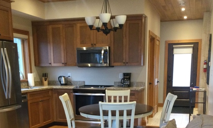 Muskoka Lakes House | 2B - 2 Bedroom in 4 Plex